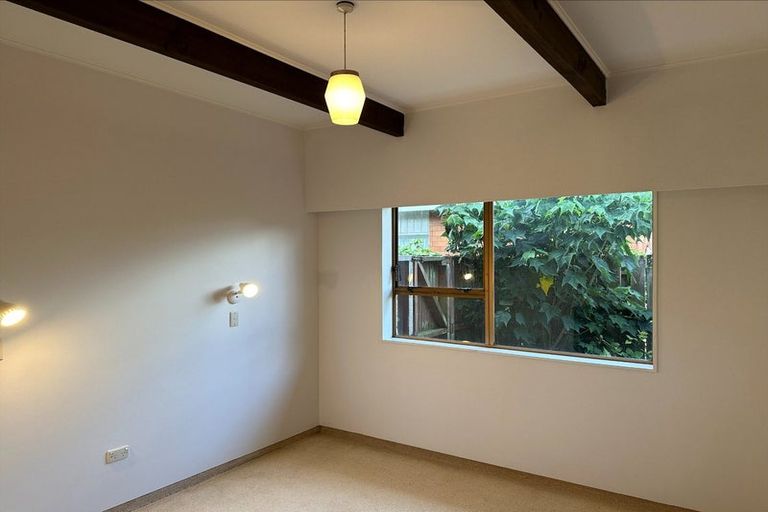 Photo of property in 4a Sunny Glen, Waikanae, 5036