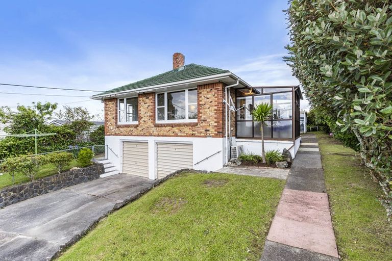 Photo of property in 1/236 Rangatira Road, Beach Haven, Auckland, 0626