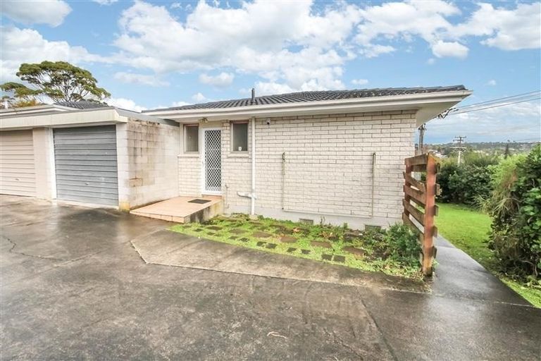 Photo of property in 1/168 Hutchinson Avenue, New Lynn, Auckland, 0600