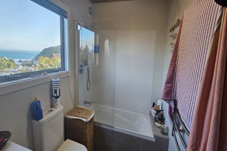 Photo of property in 74 Frobisher Street, Island Bay, Wellington, 6023