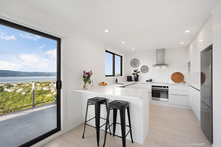 Photo of property in 22 Gurkha Crescent, Khandallah, Wellington, 6035