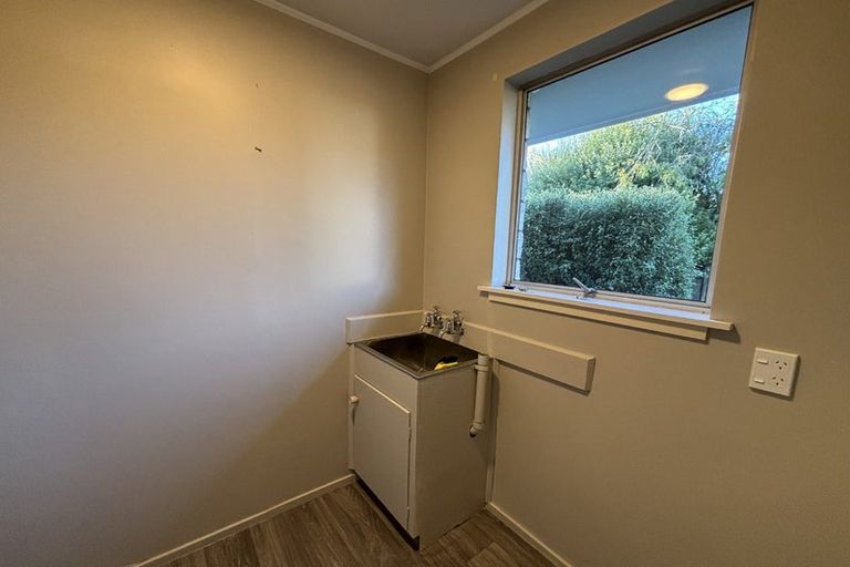Photo of property in 62 Warren Crescent, Hillmorton, Christchurch, 8025