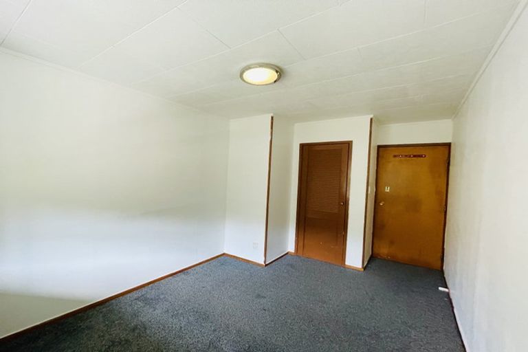 Photo of property in 72 Kaipatiki Road, Glenfield, Auckland, 0629