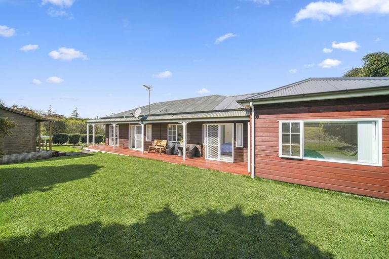 Photo of property in 12 Ranfurly Road, Alfriston, Auckland, 2105