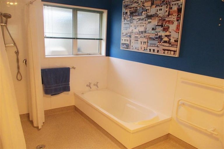 Photo of property in 27 Broadhaven Avenue, Parklands, Christchurch, 8083