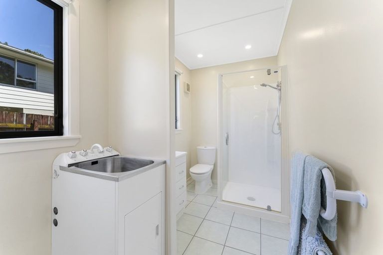 Photo of property in 40 Collins Avenue, Tawa, Wellington, 5028