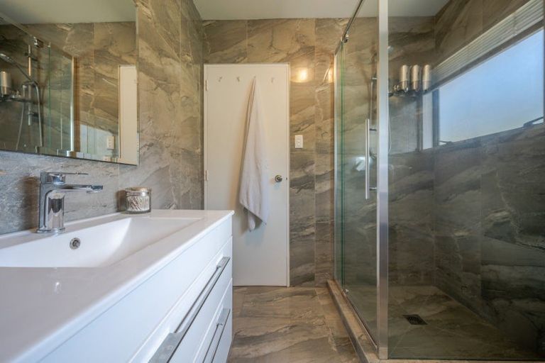 Photo of property in 18 Haywards Lane, Duvauchelle, 7581