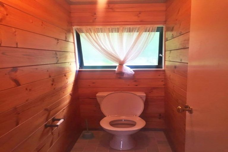 Photo of property in 37 Greenvalley Rise, Glenfield, Auckland, 0629