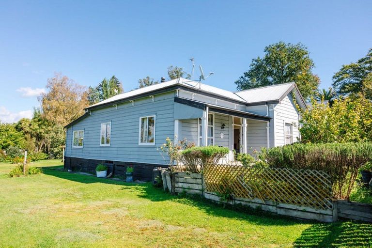 Photo of property in 7 Ruahine Street, Dannevirke, 4930