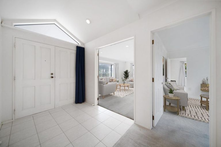 Photo of property in 170 Botany Road, Botany Downs, Auckland, 2010