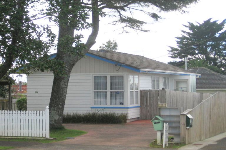 Photo of property in 1/179 Waimumu Road, Massey, Auckland, 0614