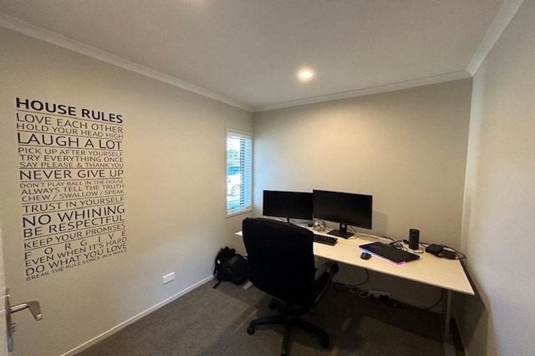 Photo of property in 21 Grabella Place, Papamoa Beach, Papamoa, 3118