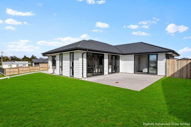 Photo of property in 4 Trevor Mcmiken Drive, Patumahoe, 2679