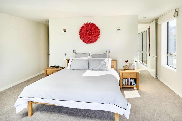 Photo of property in 31 Pendennis Point, Camborne, Porirua, 5026