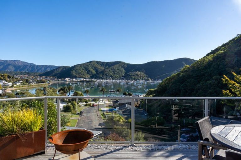 Photo of property in 7 Arthur Crescent, Waikawa, Picton, 7220