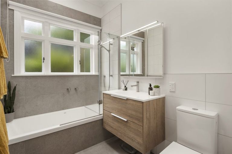 Photo of property in 28 Rothsay Road, Ngaio, Wellington, 6035