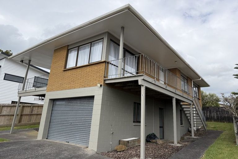 Photo of property in 1/75a West Coast Road, Glen Eden, Auckland, 0602