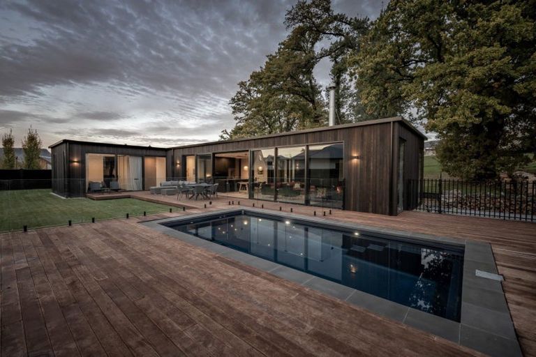 Photo of property in 4 Garnet Grove, Birchville, Upper Hutt, 5018