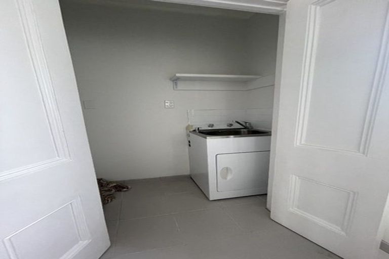 Photo of property in 29a Miro Street, New Lynn, Auckland, 0600