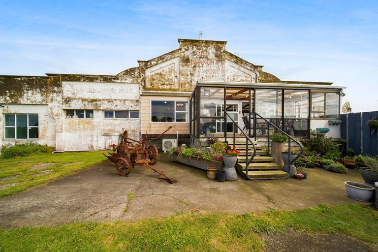 Photo of property in 2604 South Road, Otakeho, Hawera, 4678