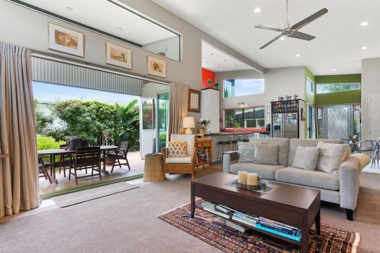 Photo of property in 12 Seabreeze Road, Mangawhai Heads, Mangawhai, 0505