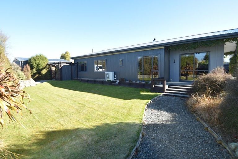 Photo of property in 16 Matukituki Crescent, Twizel, 7901