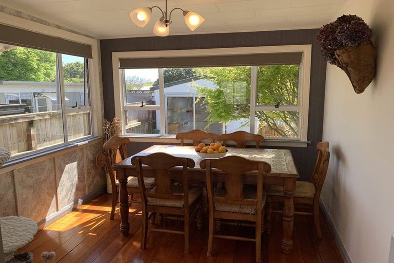 Photo of property in 319 Carrington Street, Vogeltown, New Plymouth, 4310