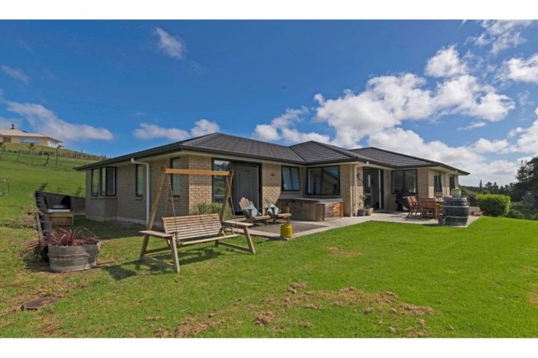 Photo of property in 63b Manuka Grove, Helensville, 0875