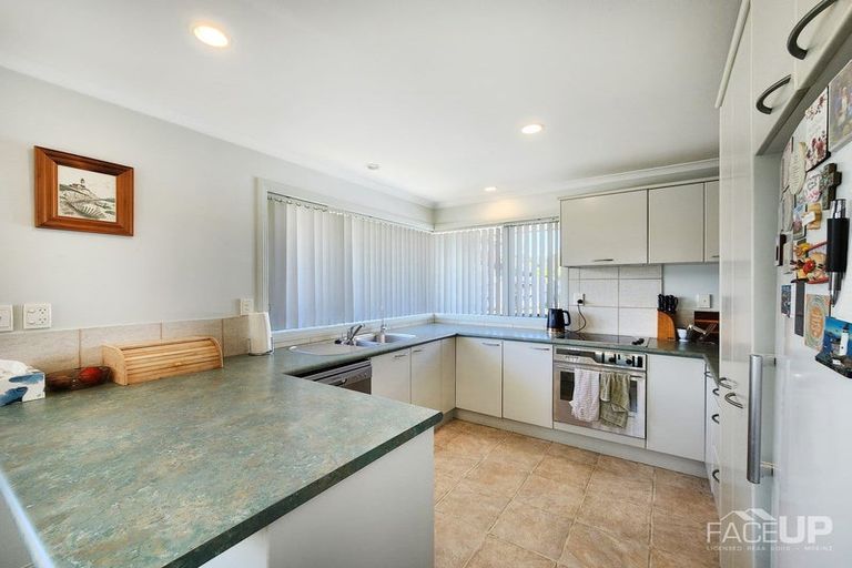 Photo of property in 20 Starlight Cove, Hobsonville, Auckland, 0618