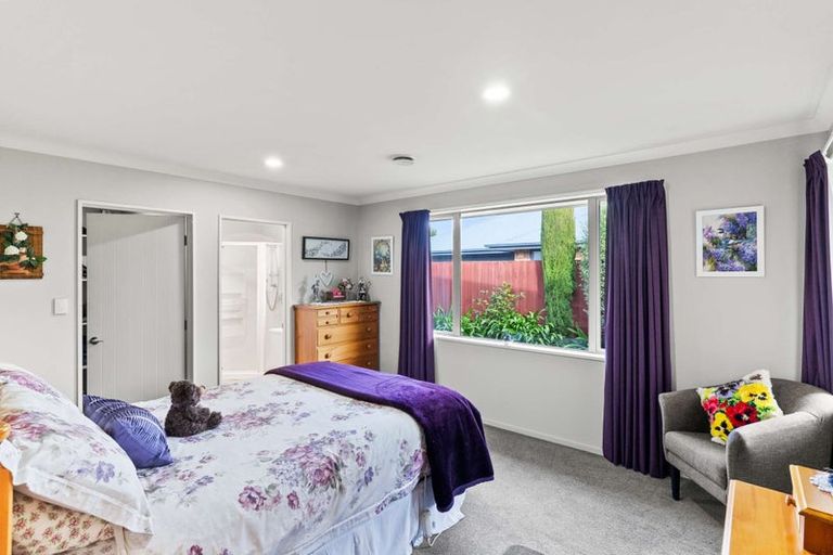 Photo of property in 10 Ropley Street, Amberley, 7410