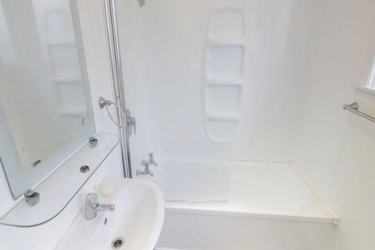 Photo of property in 7 Bradford Place, Awapuni, Palmerston North, 4412