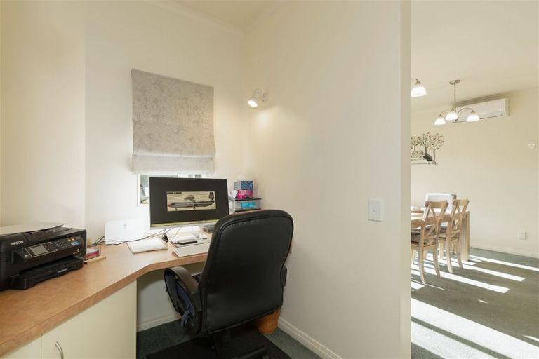 Photo of property in 6 Hillcrest Lane, Levin, 5510