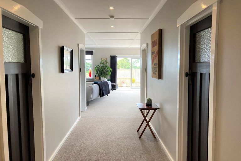 Photo of property in 7 Burns Street, Westown, New Plymouth, 4310