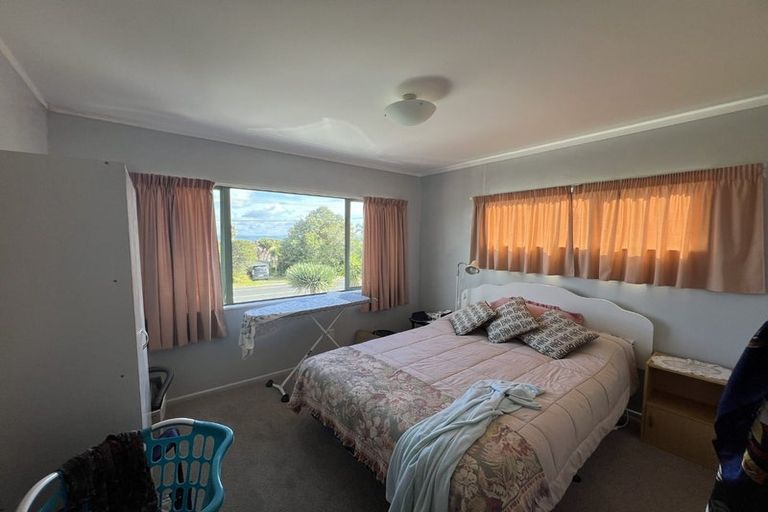 Photo of property in 1361b Whangaparaoa Road, Army Bay, Whangaparaoa, 0930