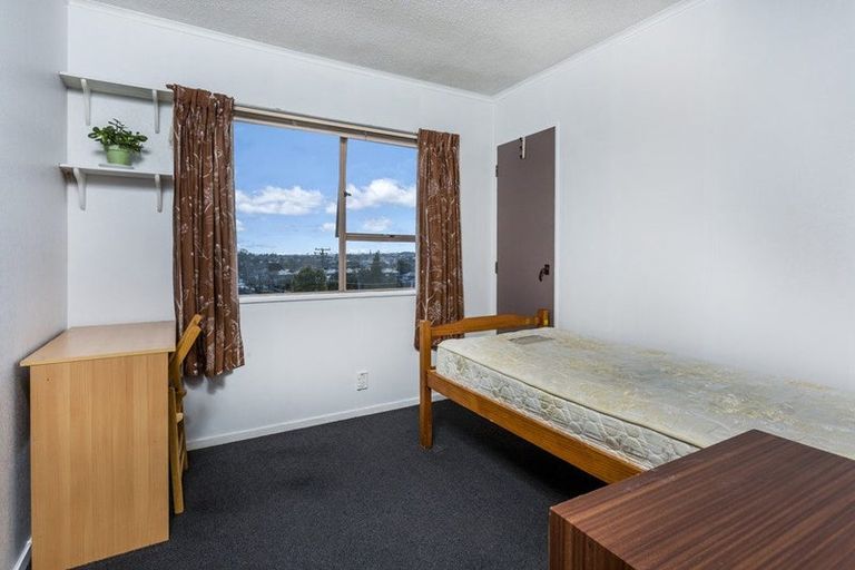 Photo of property in 1/90 Lynwood Road, New Lynn, Auckland, 0600