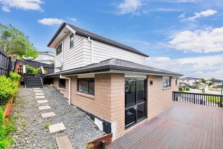 Photo of property in 12 San Casello Rise, Henderson, Auckland, 0612