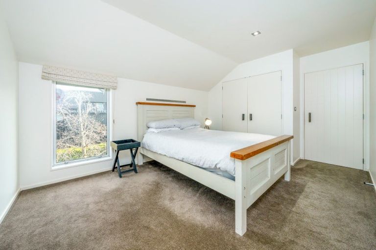 Photo of property in 1 Briar Bank Drive, Wanaka, 9305