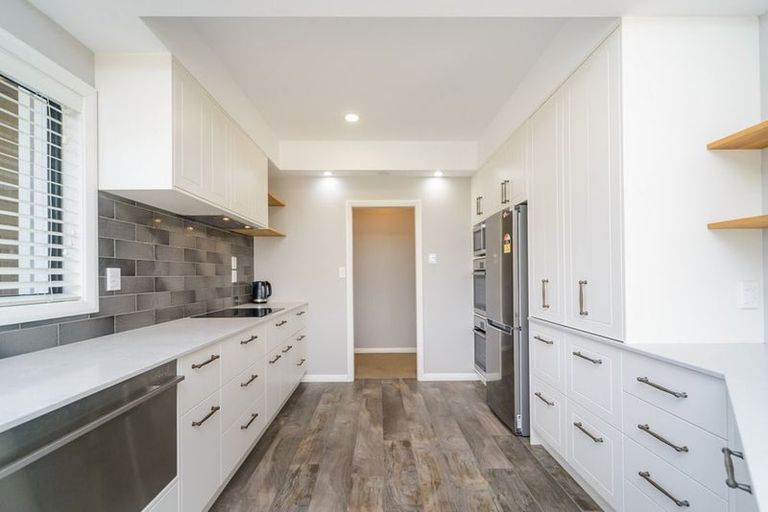 Photo of property in 12 Innes Place, Roslyn, Palmerston North, 4414