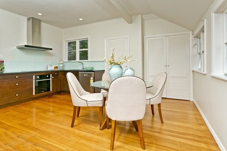 Photo of property in 1/221 Lake Road, Belmont, Auckland, 0622