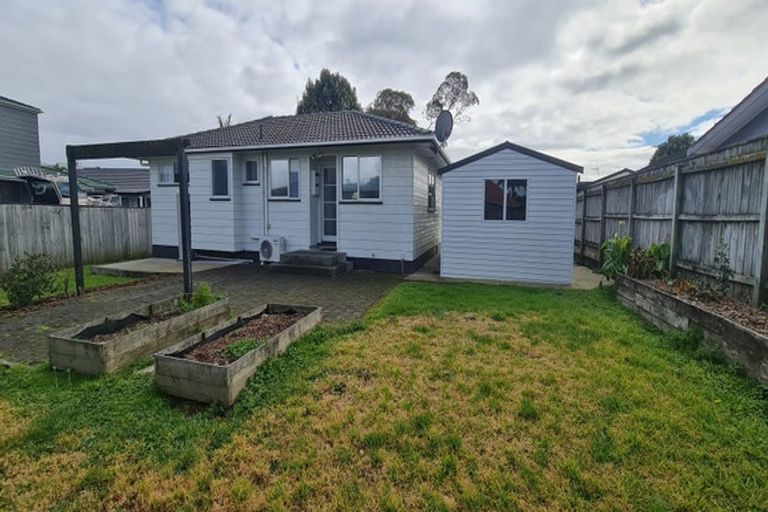 Photo of property in 15 Tyndrum Place, Highland Park, Auckland, 2010