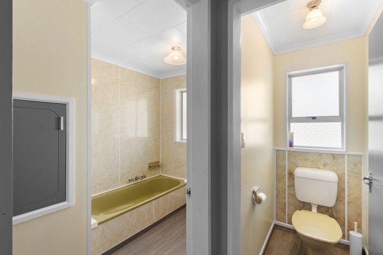 Photo of property in 2 Dee Street, Levin, 5510