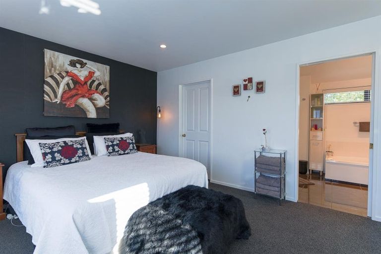 Photo of property in 26a Crofton Road, Harewood, Christchurch, 8051