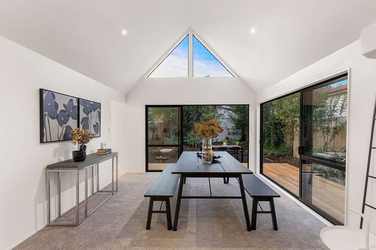 Photo of property in 2/30 Tristram Avenue, Forrest Hill, Auckland, 0620