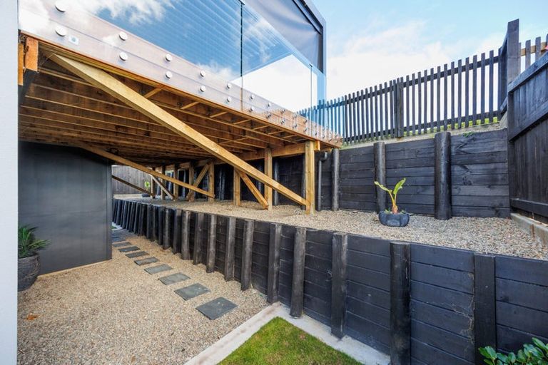 Photo of property in 11 Mangatainoka Lane, Awapuni, Palmerston North, 4412