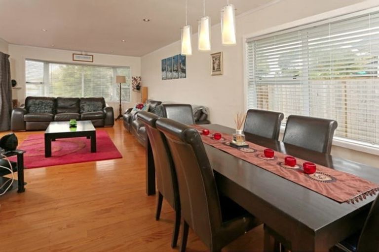 Photo of property in 3 Kaikoura Street, Henderson, Auckland, 0612