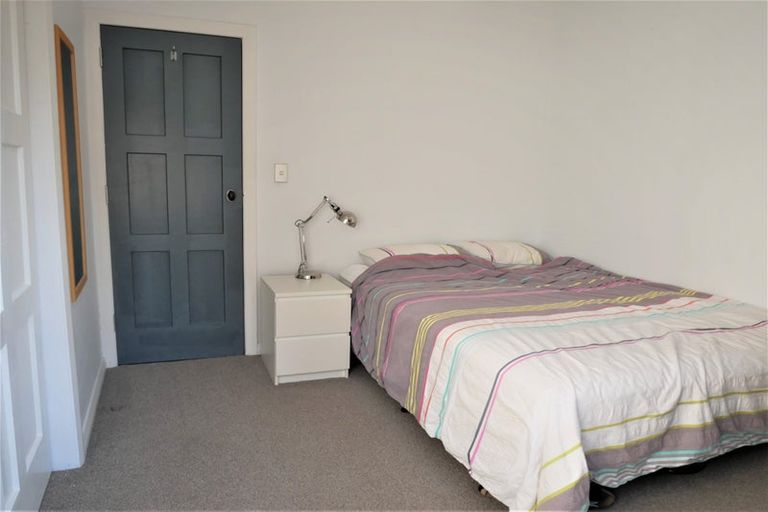 Photo of property in 1/14 Hogans Road, Glenfield, Auckland, 0629