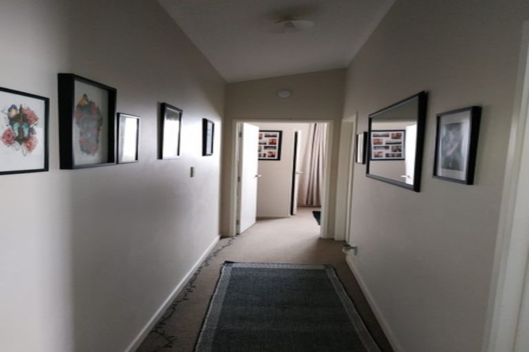 Photo of property in 21a Garton Drive, Massey, Auckland, 0614