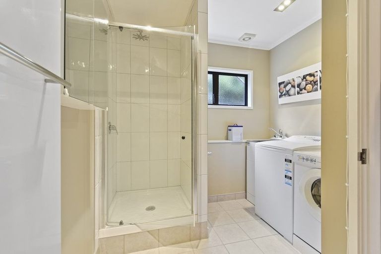 Photo of property in 6a Torkar Road, Clarks Beach, 2122