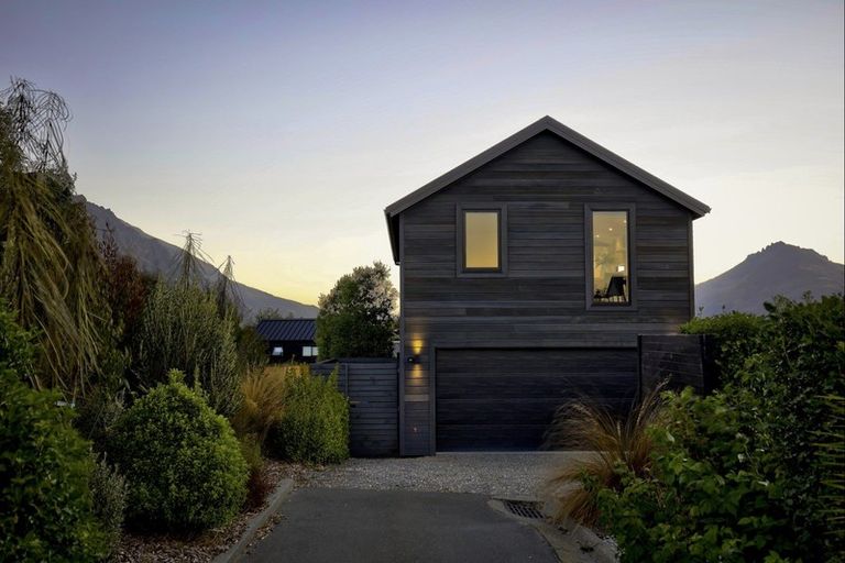 Photo of property in 3 Kintyre Court, Jacks Point, Queenstown, 9371