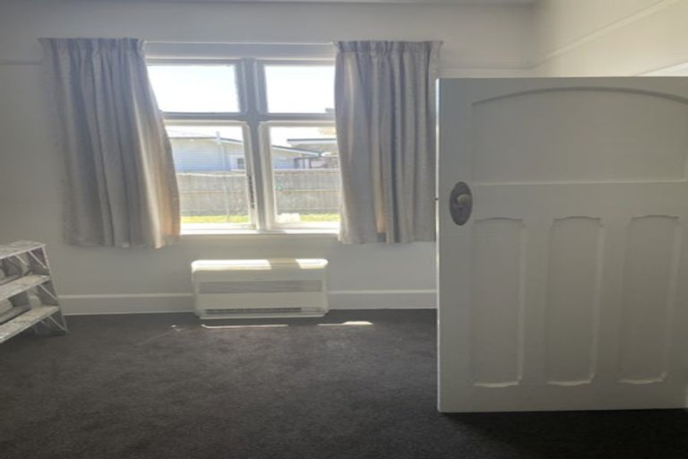 Photo of property in 2 Woodville Street, Edgeware, Christchurch, 8013